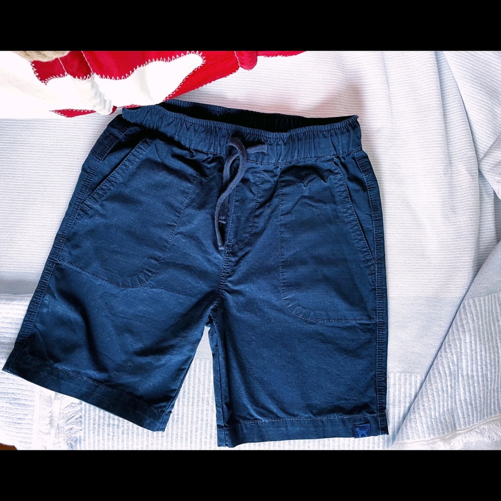 Med Black Dog Boys Yacht Club Shorts: drawstring, buttoned pocket, blue dog logo